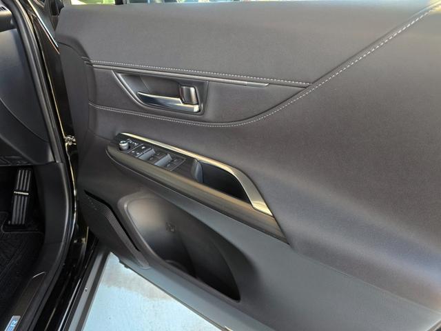 ハリアー Z モデリスタエアロ 全方位カメラ フルセグTV パワーシート 衝突被害軽減システム ナビ LEDヘッドランプ 電動リアゲート 19インチアルミホイール スマートキー ETC2.0 オートハイビーム(32枚目)