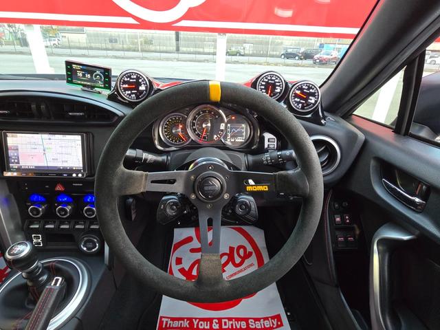 ８６ ＧＴリミテッド　エイムゲインエアロ　テイン車高調　フジツボマフラー　インディケーターメーターパネル　１９インチアルミアルジェノンフェニーチェＴＴ１　デフィ３連追加メーター　トムスＬＥＤテール　シーケンシャルウィンカー（4枚目）