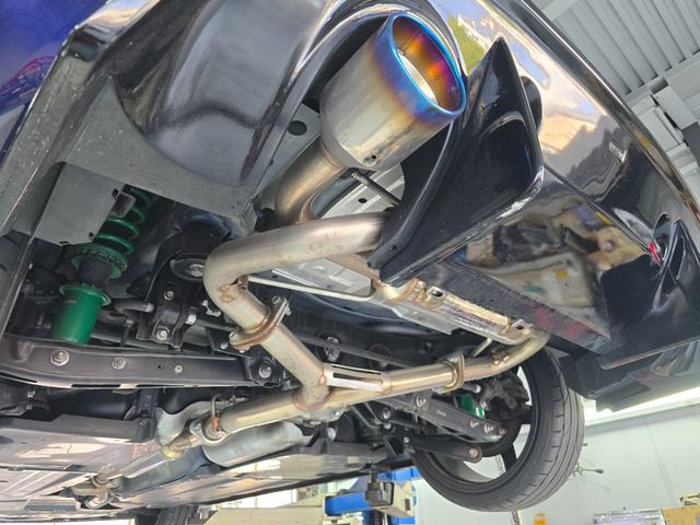 ８６ ＧＴリミテッド　エイムゲインエアロ　テイン車高調　フジツボマフラー　インディケーターメーターパネル　１９インチアルミアルジェノンフェニーチェＴＴ１　デフィ３連追加メーター　トムスＬＥＤテール　シーケンシャルウィンカー（9枚目）