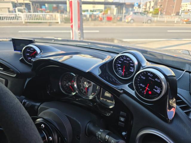 ８６ ＧＴリミテッド　エイムゲインエアロ　テイン車高調　フジツボマフラー　インディケーターメーターパネル　１９インチアルミアルジェノンフェニーチェＴＴ１　デフィ３連追加メーター　トムスＬＥＤテール　シーケンシャルウィンカー（17枚目）