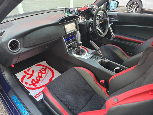 ８６ ＧＴリミテッド　エイムゲインエアロ　テイン車高調　フジツボマフラー　インディケーターメーターパネル　１９インチアルミアルジェノンフェニーチェＴＴ１　デフィ３連追加メーター　トムスＬＥＤテール　シーケンシャルウィンカー（32枚目）