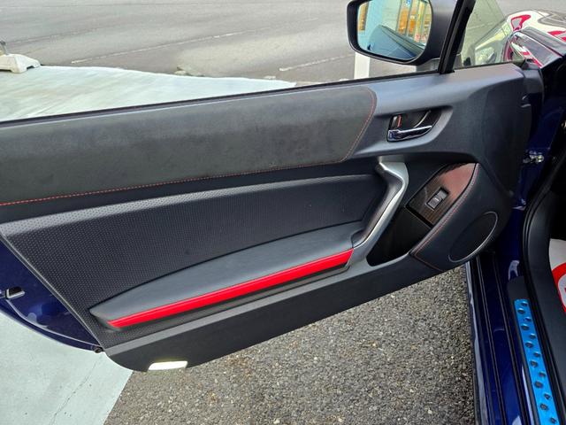 ８６ ＧＴリミテッド　エイムゲインエアロ　テイン車高調　フジツボマフラー　インディケーターメーターパネル　１９インチアルミアルジェノンフェニーチェＴＴ１　デフィ３連追加メーター　トムスＬＥＤテール　シーケンシャルウィンカー（34枚目）