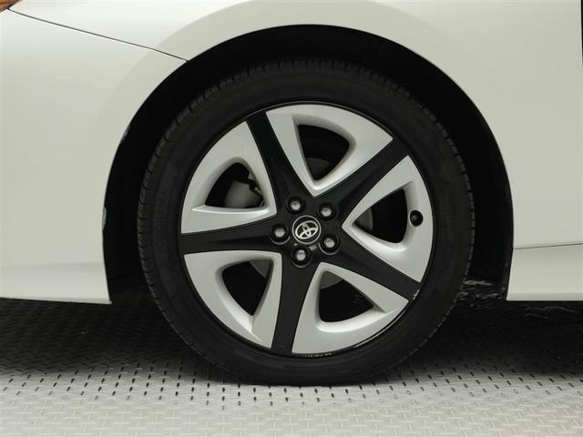 プリウス Ｓツーリングセレクション　レーダーブレーキサポート　フルオートエアコン　デュアルエアバック　バックモニタ－　ＡＷ　イモビ　ＥＳＣ　パワーウインド　スマキ－　ＥＴＣ車載器　サイドエアバック　フルセグ地デジＴＶ　ＤＶＤ再生可能（30枚目）