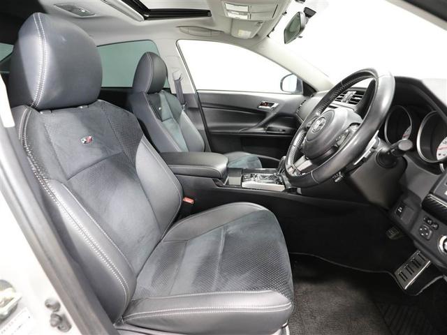 ゆったり室内で運転もしやすいです♪使い勝手の良い配置も考えられています！！