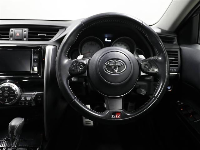 各操作スイッチなどもハンドルから手を放すことなく操作可能で安全運転に支援いたします！