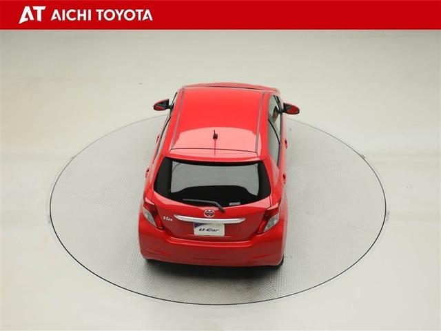 ヴィッツ Ｕ　盗難防止システム　ＤＶＤ　キーレス　ＡＢＳ　ドライブレコーダー　エアコン　Ｂカメラ　スマートキー　パワステ　ナビＴＶ　パワーウィンドウ　ＥＴＣ　メモリーナビ　ミュージックプレイヤー接続可　フルセグＴＶ（13枚目）