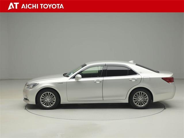 クラウンハイブリッド ロイヤルサルーン　フルセグテレビ　Ｂカメラ　ＬＥＤヘッドランプ　ＤＶＤ再生機能　盗難防止システム　スマキー　オートクルーズコントロール　電動パワーシート　ＥＳＣ　ＥＴＣ付き　アルミホイール　カーテンエアバッグ　エアコン（3枚目）