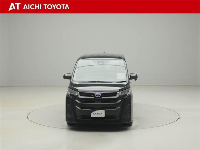 ノア ハイブリッドＧ　Ｗエアコン　カラーバックモニター　アルミホイール　盗難防止装置　クルコン　キーレス　スマートキ－　両側電動ドア　ＬＥＤライト　ＴＳＳ　オートエアコン　３列シート　ミュージックプレイヤー接続可　ＥＴＣ（9枚目）