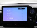 ディスプレイオーディオを装備。スマホとクルマをつなぐことで、これまでのナビに加えて、色々なサービスが楽しめます。