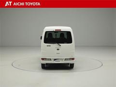 アウトレット車は　低年式、多走行、不人気カラー等の車、すりキズ、へこみ等を補修していない車、修復歴車（走行に支障ないレベル）の中古車です。 5