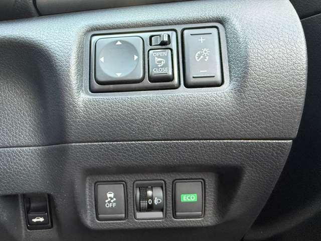 シルフィ 1.8 S メモリーナビ・TV・Bluetooth対応 リモコンキー ワンオーナー車 ナビ&TV マニュアルエアコン 定期点検記録簿 ワンセグTV パワーウインドウ パワーステアリング メモリーナビ エアバッグ ABS(9枚目)