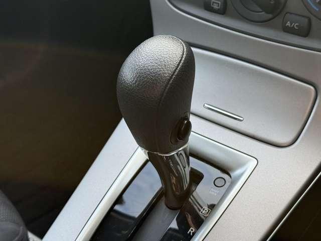 シルフィ 1.8 S メモリーナビ・TV・Bluetooth対応 リモコンキー ワンオーナー車 ナビ&TV マニュアルエアコン 定期点検記録簿 ワンセグTV パワーウインドウ パワーステアリング メモリーナビ エアバッグ ABS(11枚目)