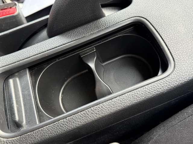 シルフィ 1.8 S メモリーナビ・TV・Bluetooth対応 リモコンキー ワンオーナー車 ナビ&TV マニュアルエアコン 定期点検記録簿 ワンセグTV パワーウインドウ パワーステアリング メモリーナビ エアバッグ ABS(12枚目)