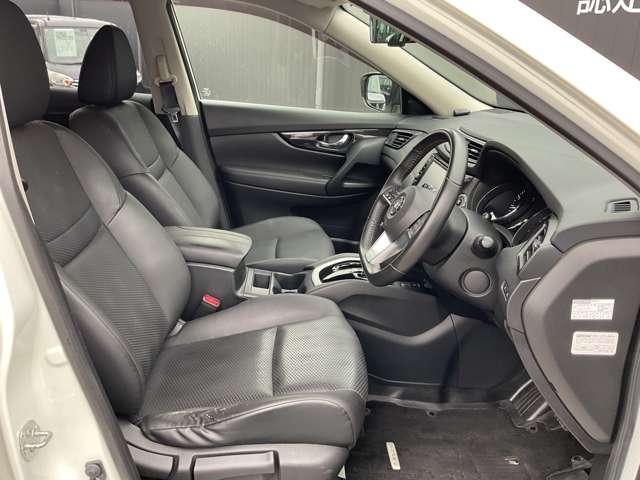 エクストレイル 2.0 20Xi 2列車 プロパイロット・全周囲カメラ・大画面ナビ アイドリングストップ車 LEDヘットライト Rカメラ 盗難防止装置 インテリキー レーンキープアシスト ETC 記録簿 キーフリー 1オーナー TVナビ オートエアコン アルミホイール メモリーナビ(6枚目)