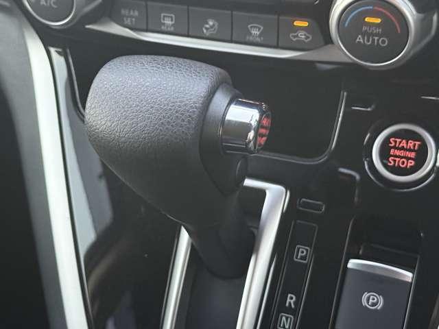 セレナ 2.0 ハイウェイスター 4WD プロパイロット・シートヒーター・大画面ナ Bモニター レーダークルコン 全周囲カメラ I-STOP LED 定期点検記録簿 1オーナー アルミホイール ドラレコ メモリーナビ スマートキー 両側パワースライドドア ETC オートエアコン(12枚目)