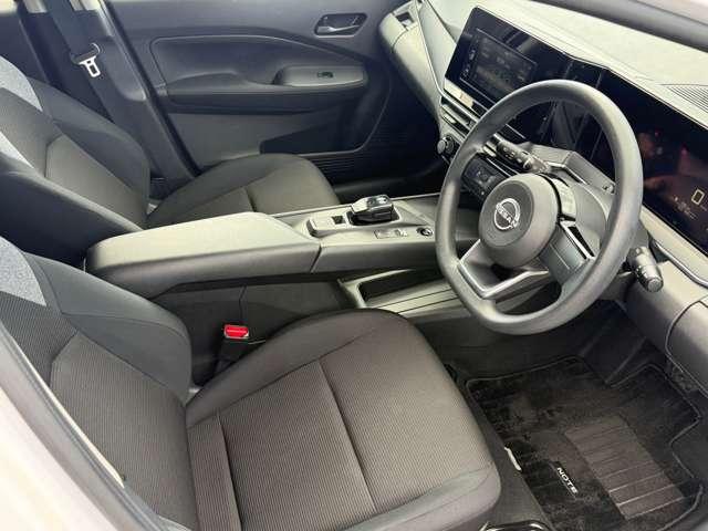 ノート １．２　Ｓ　ディスプレイオーディオ・全周囲カメラ・Ｂｌ　軽減ブレーキ　３６０°カメラ　ワンオーナー　ＬＤＷ　バックカメラ　サイドカメラ　インテリキー　イモビライザー　整備点検記録簿　ＥＴＣ　オートエアコン　サイドエアバッグ　パワーウインドウ　リモコンキー（5枚目）