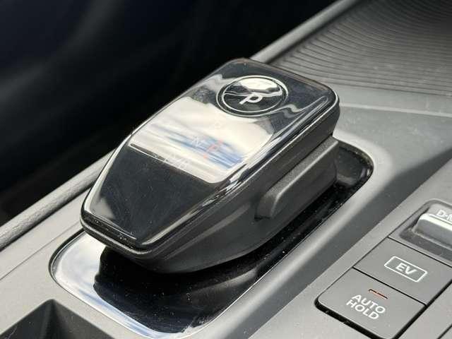 ノート １．２　Ｓ　ディスプレイオーディオ・全周囲カメラ・Ｂｌ　軽減ブレーキ　３６０°カメラ　ワンオーナー　ＬＤＷ　バックカメラ　サイドカメラ　インテリキー　イモビライザー　整備点検記録簿　ＥＴＣ　オートエアコン　サイドエアバッグ　パワーウインドウ　リモコンキー（11枚目）