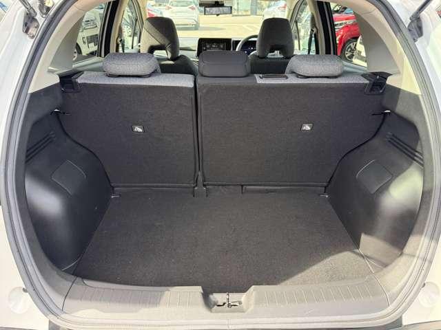 ノート １．２　Ｓ　ディスプレイオーディオ・全周囲カメラ・Ｂｌ　軽減ブレーキ　３６０°カメラ　ワンオーナー　ＬＤＷ　バックカメラ　サイドカメラ　インテリキー　イモビライザー　整備点検記録簿　ＥＴＣ　オートエアコン　サイドエアバッグ　パワーウインドウ　リモコンキー（18枚目）