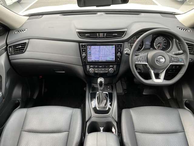 エクストレイル ２０Ｘｉ　２列車　プロパイロット・シートヒーター・大画面ナ　アイドリングストップ車　ＬＥＤヘットライト　Ｒカメラ　インテリキー　レーンキープアシスト　ＥＴＣ　ドライブレコーダー　記録簿　キーフリー　１オーナー　ＴＶナビ　オートエアコン　アルミホイール　ＡＢＳ（4枚目）