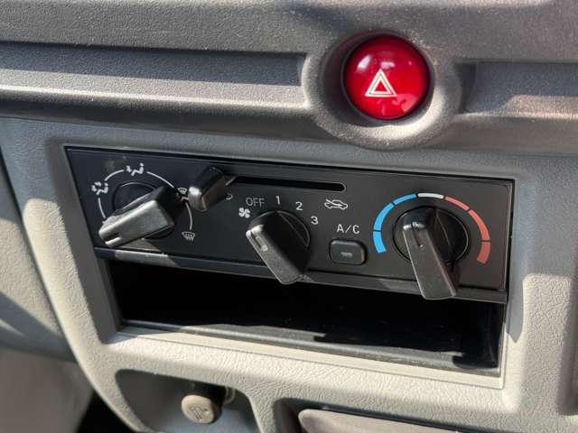 クリッパートラック 660 SD 走行4789Km・5速マニュアル・エアコン・パ エアバック パワステ 記録簿 エアコンパワステ(6枚目)