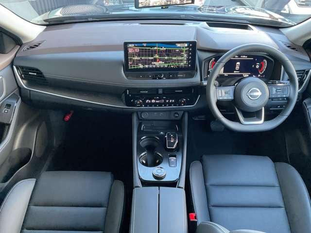 左右へと大きく広がる開放的なデザイン。細部からも感じられる先進性と上質感に、気持ちが高鳴ります。