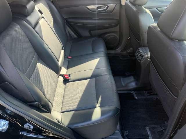 エクストレイル 20Xt ブラック エクストリーマーX エマブレ付き 4WD LDW アラウンドビューM 記録簿 踏み間違い防止 1オナ オートクルーズ アイドリングストップ LEDヘッド インテリキー Bカメラ ワンセグTV ETC ナビTV 4WD アルミホイール キーレス(17枚目)