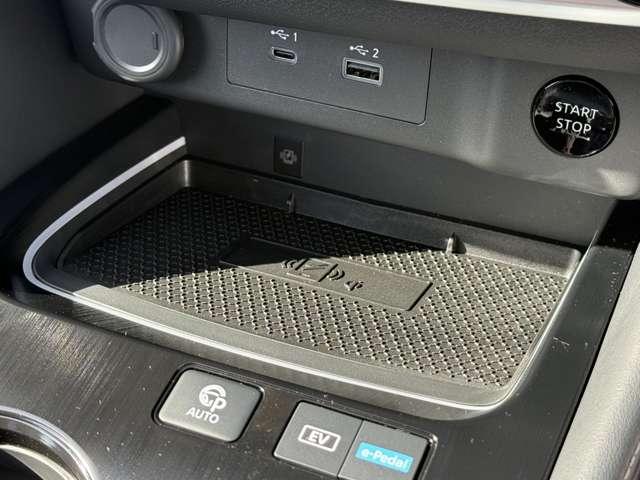 エクストレイル Ｇ　ｅ－４ＯＲＣＥ　４ＷＤ　※雹害未使用車・シートヒーター　禁煙　ＬＥＤヘッドランプ　ナビＴＶ　スマートキー　レーダークルーズ　ＬＫＡ　キーフリー　ＥＴＣ　４ＷＤ　アルミホイール　メモリーナビ　バックカメラ　サイドカメラ　オートエアコン　ＰＳ　エアＢ　ＰＷ（12枚目）