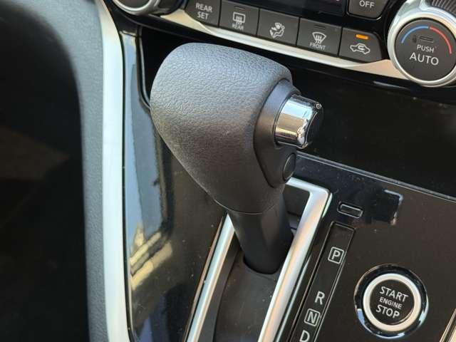 セレナ ハイウェイスター　両側電動ドア・後席オートエアコン・ナビ　寒冷地　スマートキー＆プッシュスタート　メモリーナビゲーション　１オーナー　ＬＥＤ　キーレス　ナビＴＶ　点検記録簿　ＥＴＣ車載器　Ｐアシスト　ダブルエアバック　ワンセグテレビ　アルミホイル　ＡＢＳ（11枚目）