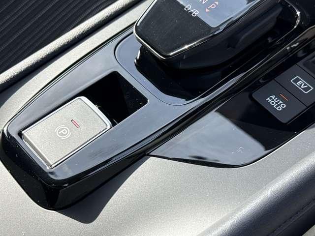 ノート １．２　Ｘ　※雹害未使用車・プロパイロット・日産ナビ　リアカメラ　衝突被害軽減ブレ－キ　全方位カメラ　ＥＴＣ付　禁煙車　ＬＥＤヘッドライト　レーダークルーズ　レーンアシスト　インテリジェントキー　ワンセグＴＶ　ＴＶナビ　サイドカーテンエアバック　キーレス（15枚目）