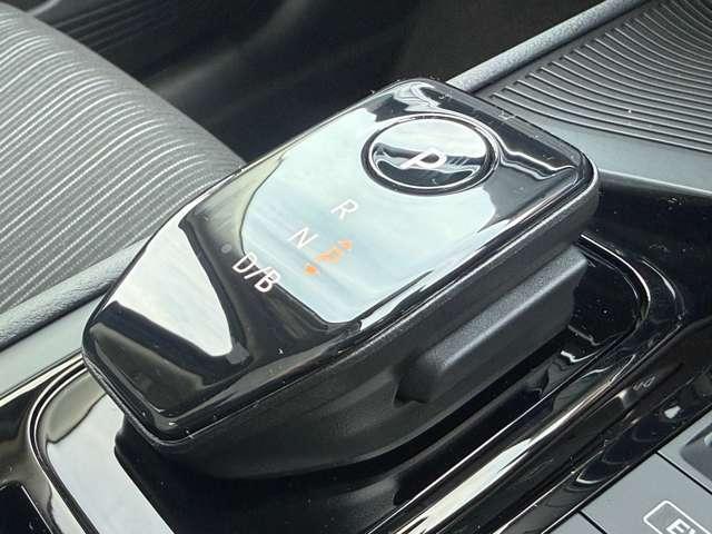 ノート 1.2 X ※雹害未使用車・全周囲カメラ・インテリル リアカメラ 衝突被害軽減ブレ-キ 全方位カメラ 禁煙車 LEDヘッドライト レーンアシスト インテリジェントキー サイドカーテンエアバック サイドカメラ パワーウィンドウ オートエアコン キーレス(9枚目)