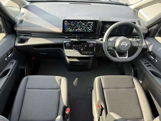 セレナ ２．０　ハイウェイスターＶ　※雹害未使用車・プロパイロット・日産ナビ　Ｗ電動スライド　レーダークルコン　レーンアシスト　ＬＥＤランプ　ＥＴＣ装備　カーテンエアバッグ　アルミホイール　キーフリー　メモリ－ナビ　ナビＴＶ　エアコン　ワンセグＴＶ　バックカメラ　ＡＢＳ　禁煙（5枚目）