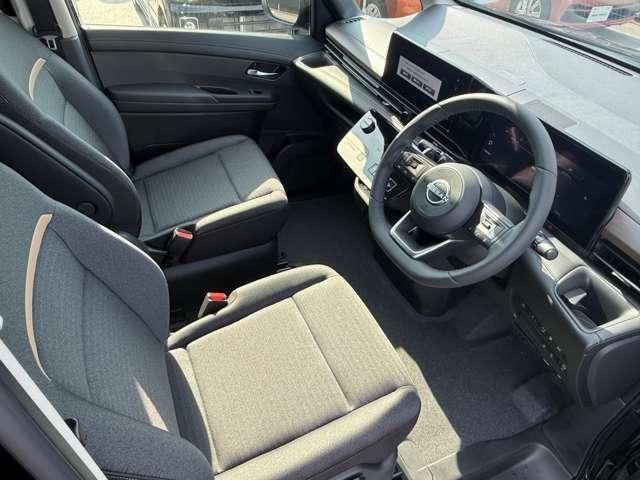 セレナ ２．０　ハイウェイスターＶ　※雹害未使用車・プロパイロット・日産ナビ　Ｗ電動スライド　レーダークルコン　レーンアシスト　ＬＥＤランプ　ＥＴＣ装備　カーテンエアバッグ　アルミホイール　キーフリー　メモリ－ナビ　ナビＴＶ　エアコン　ワンセグＴＶ　バックカメラ　ＡＢＳ　禁煙（6枚目）