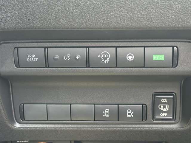 セレナ ２．０　ハイウェイスターＶ　※雹害未使用車・プロパイロット・日産ナビ　Ｗ電動スライド　レーダークルコン　レーンアシスト　ＬＥＤランプ　ＥＴＣ装備　カーテンエアバッグ　アルミホイール　キーフリー　メモリ－ナビ　ナビＴＶ　エアコン　ワンセグＴＶ　バックカメラ　ＡＢＳ　禁煙（17枚目）