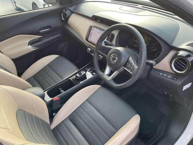 キックス １．２　Ｘ　ＦＯＵＲ　ツートーン　インテリアエディション（ｅ－ＰＯＷＥＲ）　４ＷＤ　内装ベージュツートン・大画面ナビ（ＭＭ３２０　アラウンドビュ－　ＬＥＤ　インテリキー　ワンオーナー　４ＷＤ　オートエアコン　ＥＴＣ　ドライブレコーダ　車線逸脱警報　アルミホイール　ナビＴＶ　メモリーナビ　踏み間違え防止（5枚目）