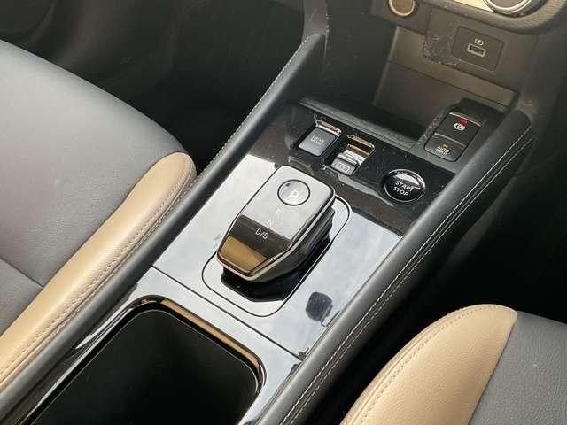 キックス １．２　Ｘ　ＦＯＵＲ　ツートーン　インテリアエディション（ｅ－ＰＯＷＥＲ）　４ＷＤ　内装ベージュツートン・大画面ナビ（ＭＭ３２０　アラウンドビュ－　ＬＥＤ　インテリキー　ワンオーナー　４ＷＤ　オートエアコン　ＥＴＣ　ドライブレコーダ　車線逸脱警報　アルミホイール　ナビＴＶ　メモリーナビ　踏み間違え防止（15枚目）