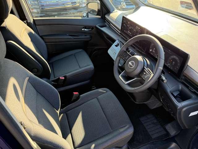 セレナ ハイウェイスターV プロパイロット・純正12.3インチナビ W電動スライド レーダークルコン レーンアシスト LEDランプ ワンオーナー車 ETC装備 カーテンエアバッグ アルミホイール キーフリー メモリ-ナビ ナビTV 記録簿 エアコン ドラレコ ABS(5枚目)