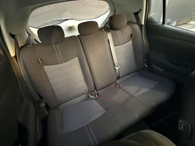 リーフ X 10万台記念車 バッテリー容量12セグ・プロパイロット・EV アダプティブクルーズコントロール ナビTV Bカメラ レーンキープアシスト 衝突軽減ブレーキ LEDヘッド ドラレコ キーフリー インテリジェントキー 全周囲カメラ ETC メモリナビ アルミホイール(18枚目)