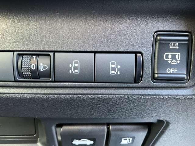 セレナ ２．０　ハイウェイスターＶ　Ｗ電動スライド　レーダークルコン　レーンアシスト　ＬＥＤランプ　カーテンエアバッグ　アルミホイール　キーフリー　エアコン　バックカメラ　ＡＢＳ　禁煙　パワーウィンドウ　パワーステアリング　踏間違い防止（14枚目）