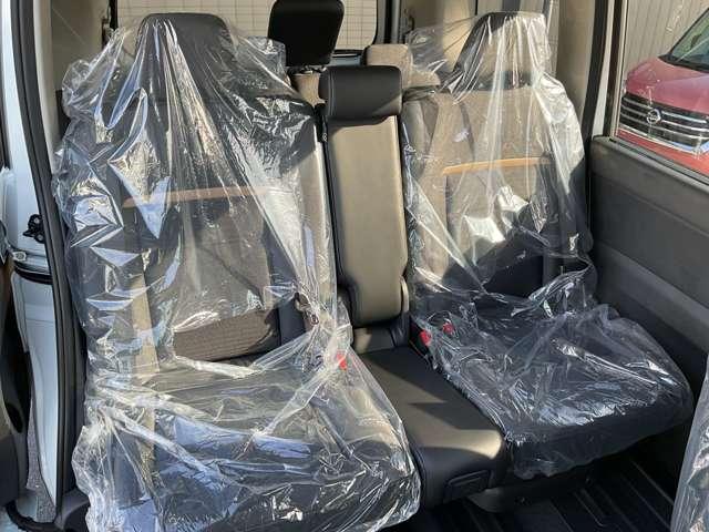 セレナ ２．０　ハイウェイスターＶ　Ｗ電動スライド　レーダークルコン　レーンアシスト　ＬＥＤランプ　カーテンエアバッグ　アルミホイール　キーフリー　エアコン　バックカメラ　ＡＢＳ　禁煙　パワーウィンドウ　パワーステアリング　踏間違い防止（15枚目）