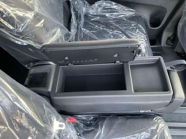 セレナ ２．０　ハイウェイスターＶ　※雹害未使用車・プロパイロット・全周囲カ　Ｗ電動スライド　レーダークルコン　レーンアシスト　ＬＥＤランプ　カーテンエアバッグ　アルミホイール　キーフリー　エアコン　バックカメラ　ＡＢＳ　禁煙　パワーウィンドウ　パワーステアリング　踏間違い防止（18枚目）