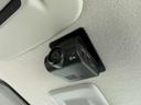 【ドライブレコーダー/車室内】車室内カメラによる車内および車側面の撮影記録が駐車時の安心を高めるとともに、走行中の幅寄せ対策や後方撮影(リヤガラス越し)にも対応しています。