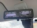 【インテリジェントルームミラー】 車両後方のカメラ映像がミラーに映るので、乗員や荷物が多くても安心♪夜間や悪天候の日でもクリアな映像で視界良好です◎