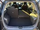 シートを左右に分割して倒すことが出来て荷物に合わせたシートアレンジが可能です！！