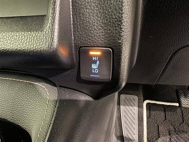 カローラツーリング ハイブリッド　ダブルバイビー　衝突被害軽減システム　フルセグ　バックカメラ　ＥＴＣ　ドラレコ　ＣＤ　ミュージックプレイヤー接続可　ＤＶＤ再生　オートクルーズコントロール　ＬＥＤヘッドランプ　スマートキー　キーレス　ハイブリッド（16枚目）