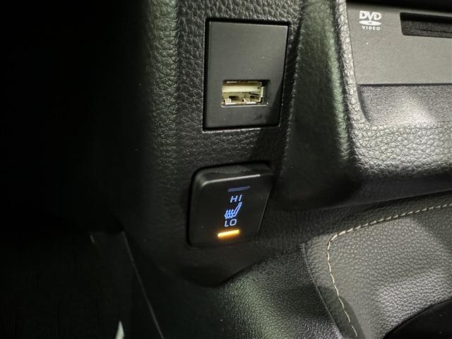 カローラツーリング ハイブリッド　ダブルバイビー　衝突被害軽減システム　フルセグ　バックカメラ　ＥＴＣ　ドラレコ　ＣＤ　ミュージックプレイヤー接続可　ＤＶＤ再生　オートクルーズコントロール　ＬＥＤヘッドランプ　スマートキー　キーレス　ハイブリッド（17枚目）