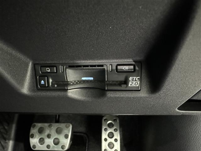 ＧＲヤリス ＲＺ　衝突被害軽減システム　メモリーナビ　フルセグ　バックカメラ　ＥＴＣ　ドラレコ　ミュージックプレイヤー接続可　オートクルーズコントロール　ＬＥＤヘッドランプ　スマートキー　キーレス　４ＷＤ　ワンオーナー（12枚目）