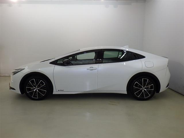 プリウス Ｚ　衝突被害軽減システム　フルセグ　バックカメラ　ＥＴＣ　ドラレコ　ミュージックプレイヤー接続可　電動シート　オートクルーズコントロール　ＬＥＤヘッドランプ　スマートキー　キーレス　４ＷＤ　ハイブリッド（4枚目）