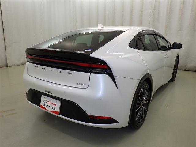 プリウス Ｚ　衝突被害軽減システム　フルセグ　バックカメラ　ＥＴＣ　ドラレコ　ミュージックプレイヤー接続可　電動シート　オートクルーズコントロール　ＬＥＤヘッドランプ　スマートキー　キーレス　４ＷＤ　ハイブリッド（6枚目）