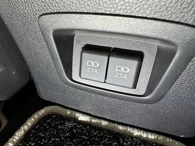 カローラツーリング ダブルバイビー　衝突被害軽減システム　メモリーナビ　フルセグ　バックカメラ　ＥＴＣ　ドラレコ　ＣＤ　ミュージックプレイヤー接続可　ＤＶＤ再生　オートクルーズコントロール　ＬＥＤヘッドランプ　スマートキー　キーレス（28枚目）