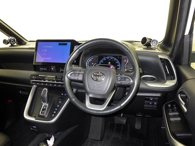 ノア ハイブリッドＳ－Ｚ　衝突被害軽減システム　メモリーナビ　フルセグ　バックカメラ　ＥＴＣ　ドラレコ　ＣＤ　ミュージックプレイヤー接続可　ＤＶＤ再生　後席モニター　オートクルーズコントロール　ＬＥＤヘッドランプ　乗車定員７人（8枚目）